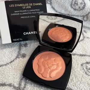 Les Symboles de Chanel Le Lion Coral Illuminating Powder